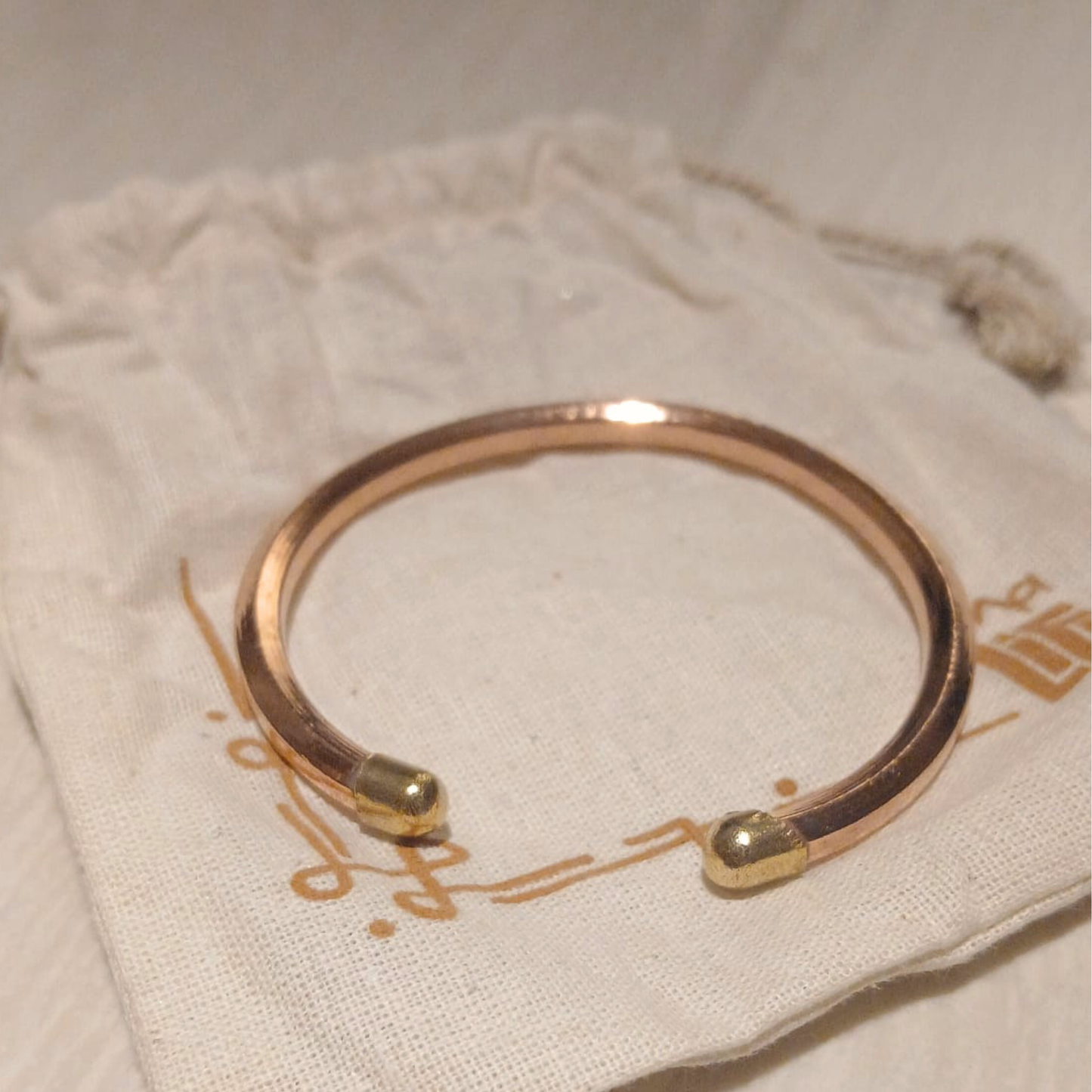 The Minimalist Dual-Cap Copper Bracelet |  極簡雙端黃銅工藝手鐲  (#YS024)